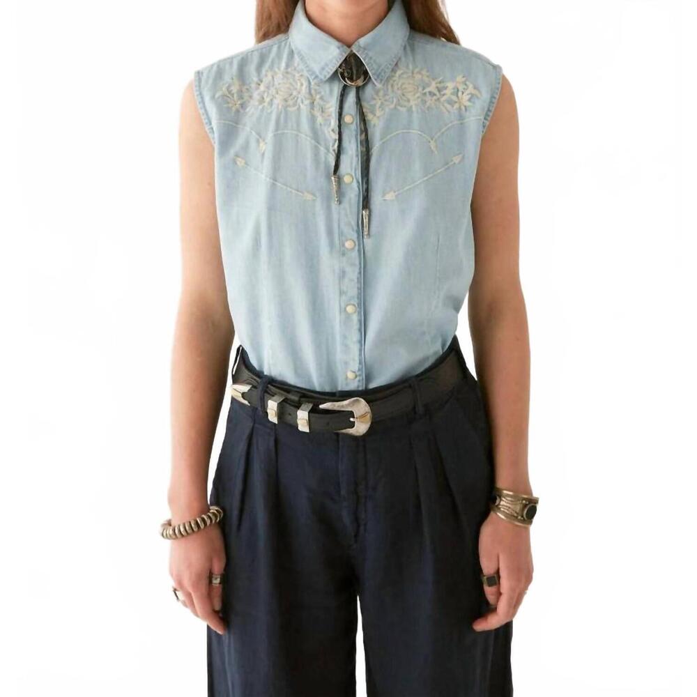 NEW MAISON HOTEL dallas blouse in mustang blue